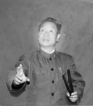吴宗俭生前登台表演,河南坠子名家吴宗俭