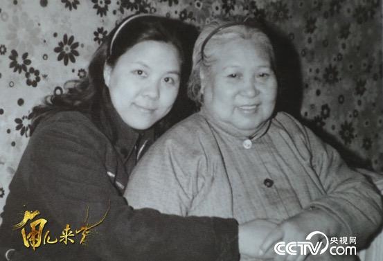 刘玉玲与恩师李桂云