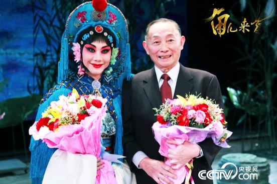 董圆圆与恩师梅葆玖先生